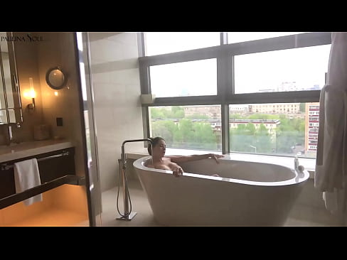 ❤️ Babe izugarria Sutsuki jertzen da bere pussy off bainugelan ❤ Azal bideoa gurean eu.hentaisea-com.ru