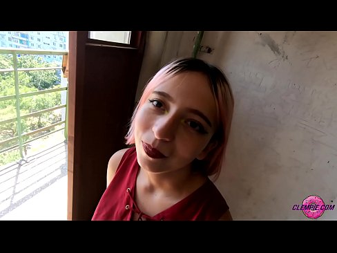 ❤️ Ikasle sentsuak arrotz bat zurrupatzen du kanpoaldean - Cum On His Face ❤ Azal bideoa gurean eu.hentaisea-com.ru